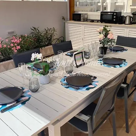 Luxury Penthouse With Private Roof Terrace *