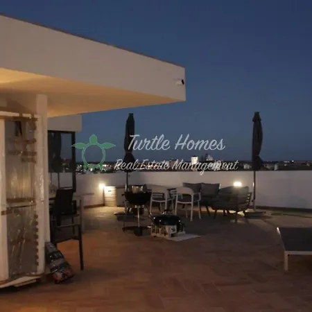 Lägenhet Luxury Penthouse With Private Roof Terrace Tavira