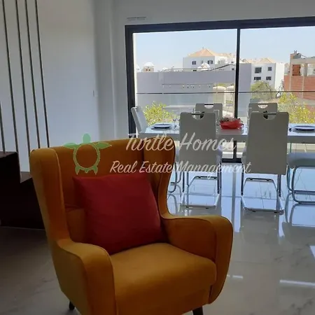 Luxury Penthouse With Private Roof Terrace *